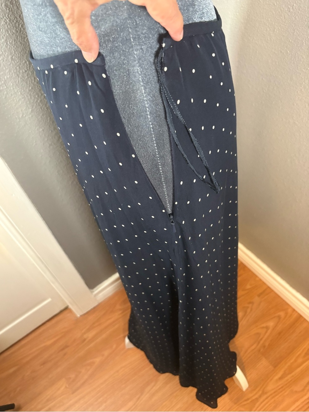 Ralph Lauren Polka Dot Maxi Skirt 100% Silk Size 6 Deep Navy White - Picture 9 of 11
